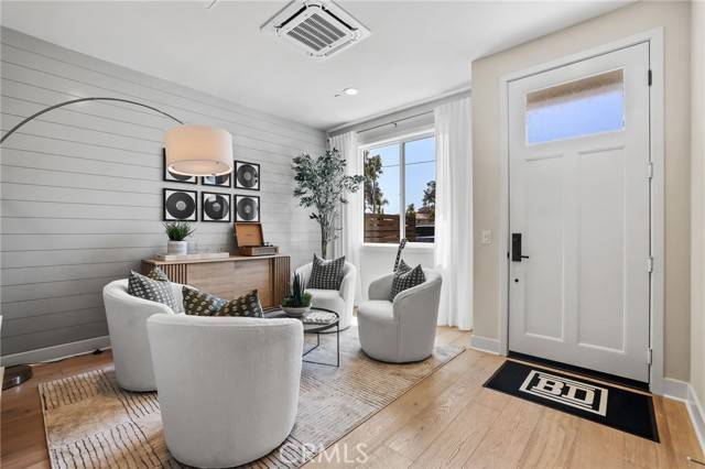Huntington Beach, CA 92648,19071 Main Street #113