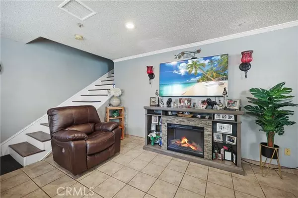 Downey, CA 90242,9317 Elm Vista Drive #9