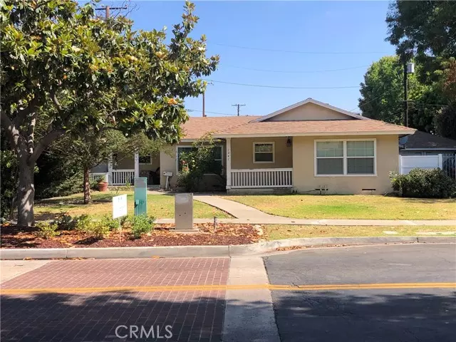 1243 W Santa Clara Avenue, Santa Ana, CA 92706