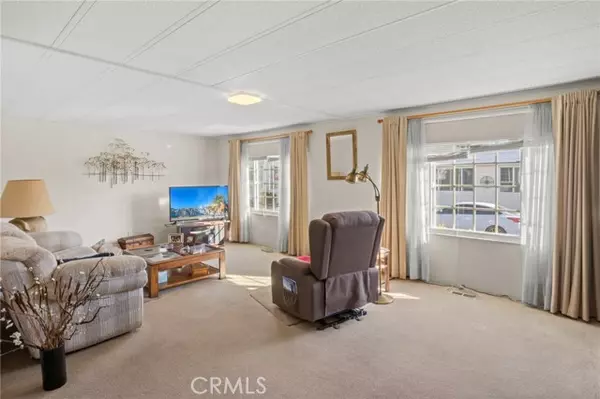 Lake Forest (el Toro), CA 92630,24001 Muirlands Boulevard #168