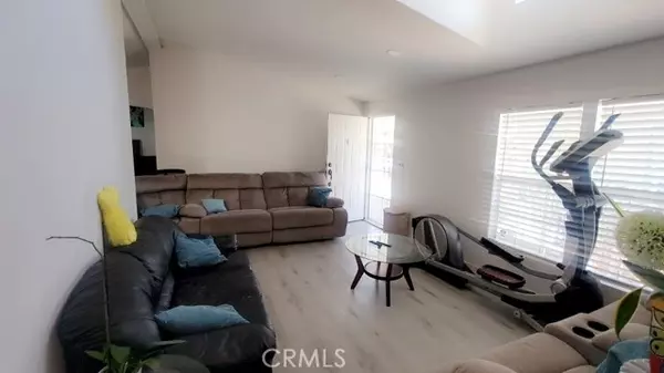 Santa Ana, CA 92703,4080 W 1st Street #271
