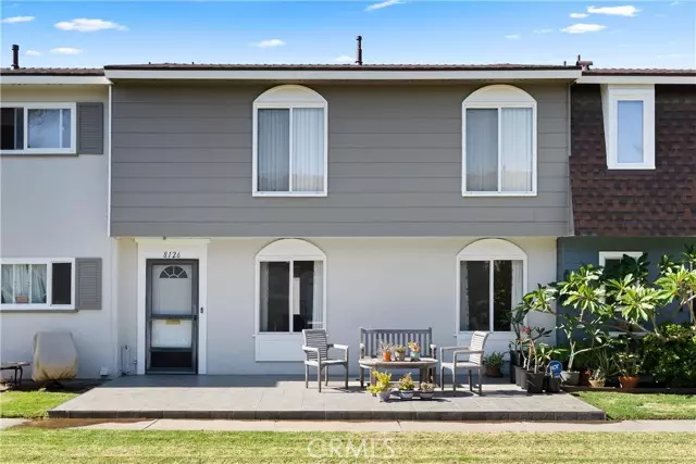 8126 Wildwood Circle, Huntington Beach, CA 92646