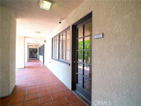 Santa Ana, CA 92701,1611 E 4th Street