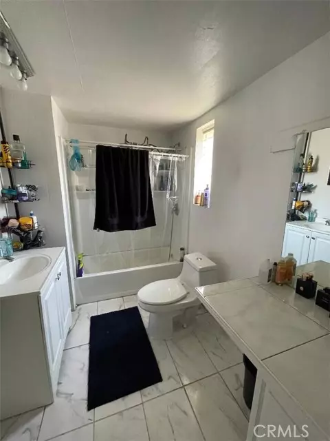 Santa Ana, CA 92703,4917 W 6th Street