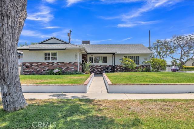 2002 Pattiz Avenue, Long Beach, CA 90815