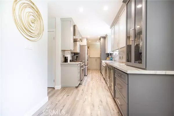Tarzana (los Angeles), CA 91356,5715 Cahill Avenue