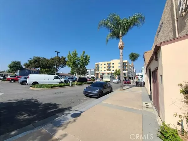 Bellflower, CA 90706,16527 Bellflower Boulevard