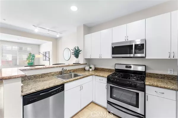 Anaheim, CA 92805,1801 E Katella Avenue #2045