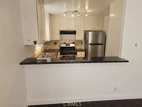 San Pedro (los Angeles), CA 90731,404 W 4th Street #4