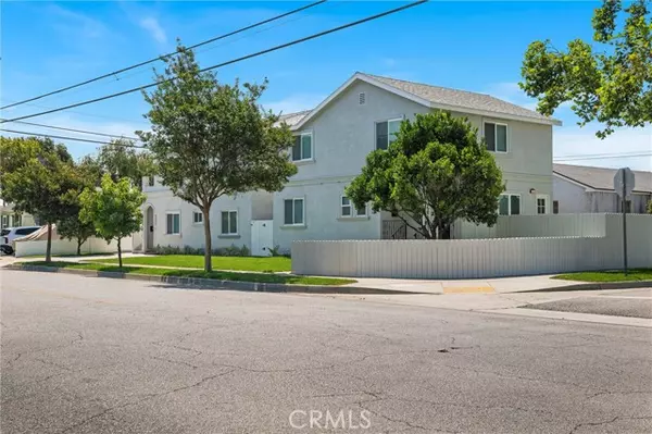 Lakewood, CA 90712,4506 Hedda Street