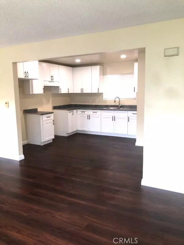 Los Angeles, CA 90003,10318 S Main Street