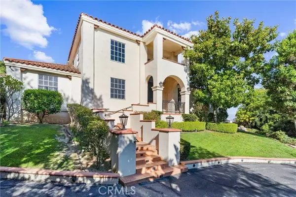 La Habra Heights, CA 90631,927 E Avocado Crest Road