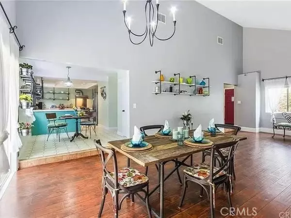 Chatsworth (los Angeles), CA 91311,9319 Rowell Avenue