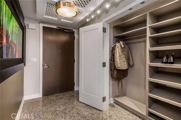 Los Angeles, CA 90015,900 W Olympic Boulevard #38D