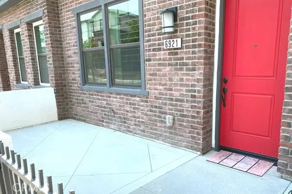 Buena Park, CA 90621,6921 Cottonwood Lane