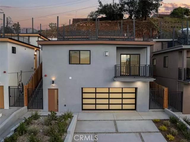 4854 Buchanan, Los Angeles, CA 90042