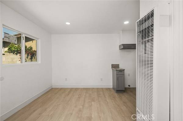 Santa Ana, CA 92703,825 S Shelton Street #A