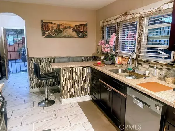 Los Angeles, CA 90026,2958 London Street