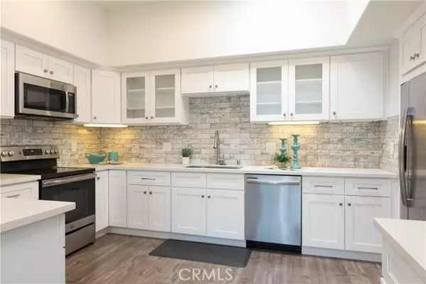 1221 Knollwood M4 47H, Seal Beach, CA 90740