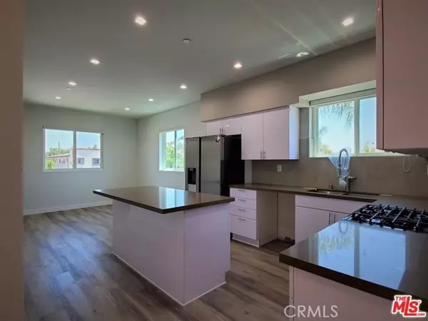 Los Angeles, CA 90016,2335 Crenshaw Boulevard