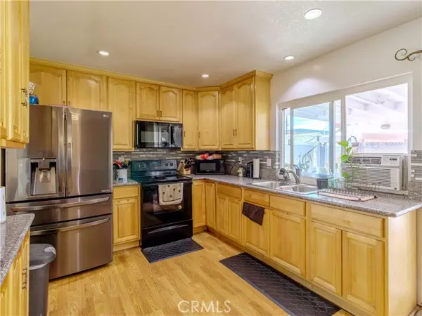 Santa Ana, CA 92704,2318 W Moore Ave