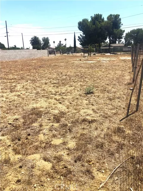 Fontana, CA 92336,17562 Court Street