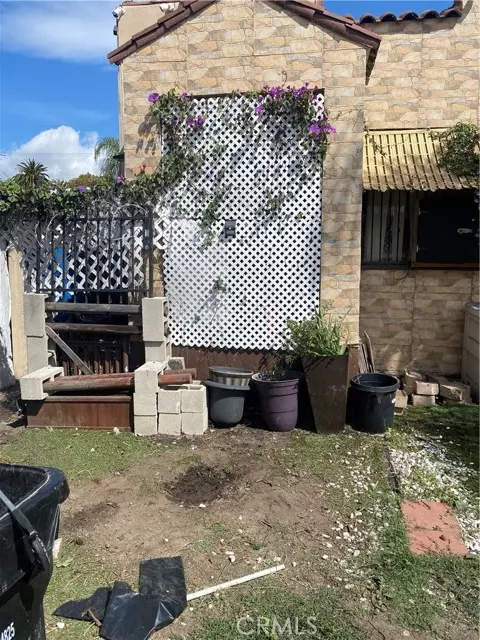 Los Angeles, CA 90037,1159 W 54th Street