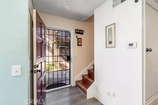Santa Ana, CA 92701,1084 Cabrillo Park # B