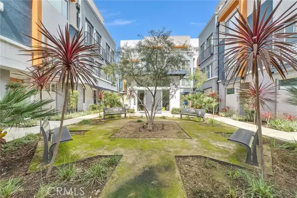 200 Alamo Court, Long Beach, CA 90802