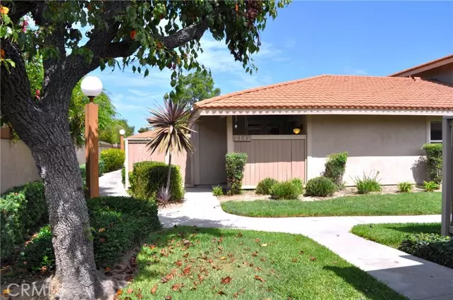 Tustin, CA 92780,2142 Foxglove Road
