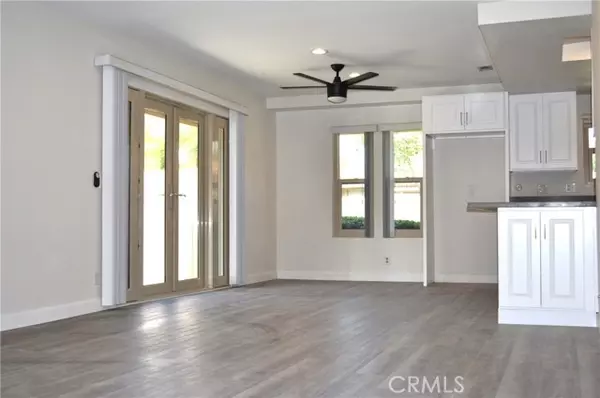 Tustin, CA 92780,2142 Foxglove Road