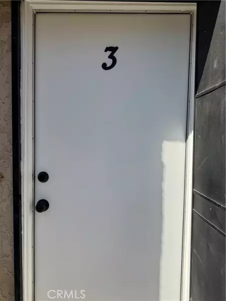 9223 Compton Avenue, Los Angeles, CA 90002