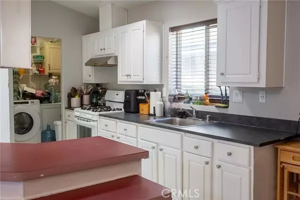 Anaheim, CA 92801,615 W Romneya