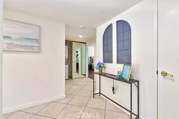 Laguna Woods, CA 92637,3300 Via Carrizo #D