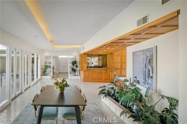 Long Beach, CA 90803,15 The Colonnade