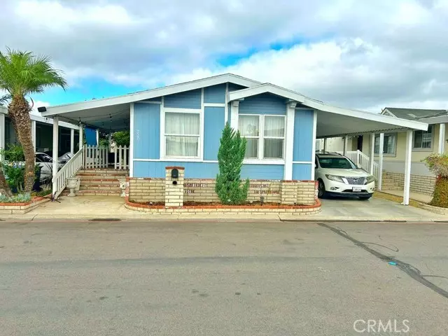 220 Palos Verdes Drive, Santa Ana, CA 92704