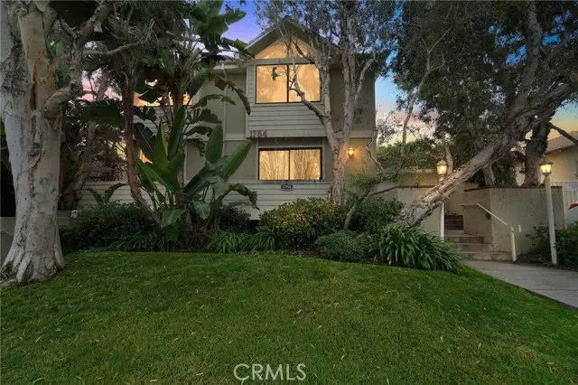 1754 11th Street #101, Santa Monica, CA 90404
