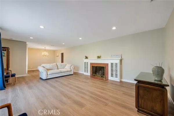 Anaheim, CA 92801,731 N West