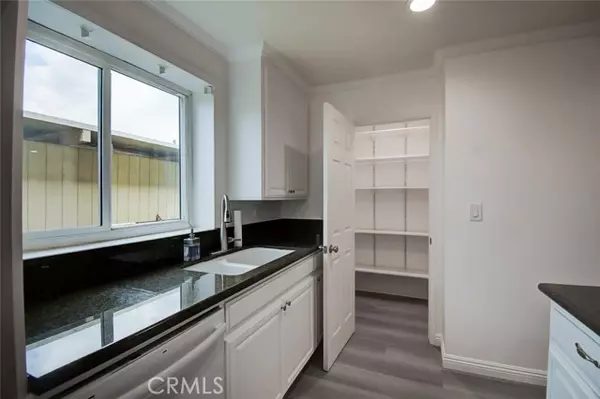 Santa Ana, CA 92707,1000 W Macarthur #107