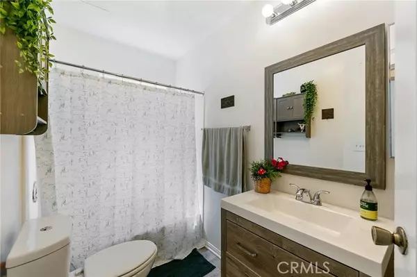 Long Beach, CA 90802,421 N Rose