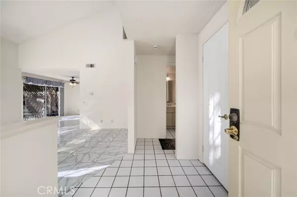 Lake Forest (el Toro), CA 92630,26426 Fox Glen #14