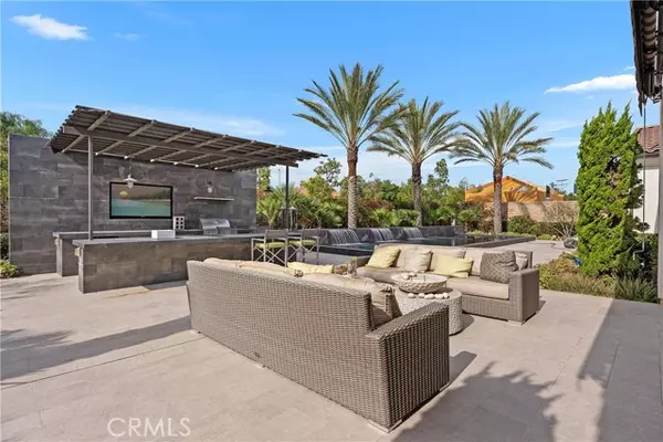 Yorba Linda, CA 92886,5992 Organza