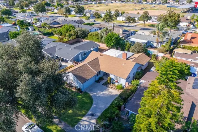 Fullerton, CA 92833,1137 W Porter