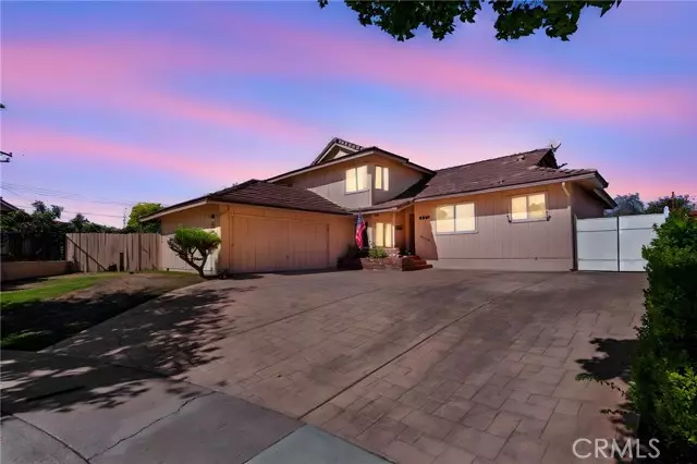 2541 Thorn Pl, Fullerton, CA 92835