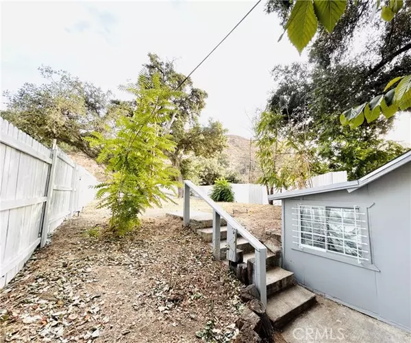 Agua Dulce, CA 91390,13111 Sierra Hwy