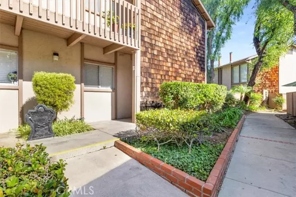 Santa Ana, CA 92701,1044 Cabrillo Park #B