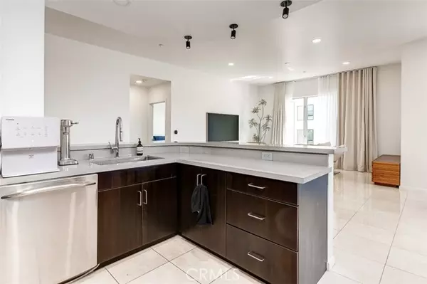 Irvine, CA 92612,21 Gramercy #306