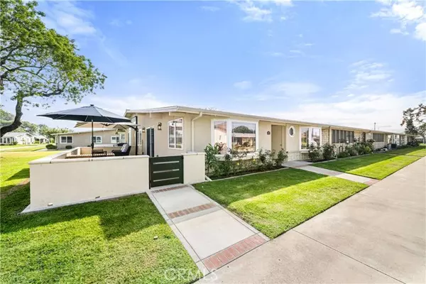 1560 Interlachen Road M12-66L, Seal Beach, CA 90740