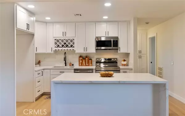 9516 Yucca Street, Apple Valley, CA 92308