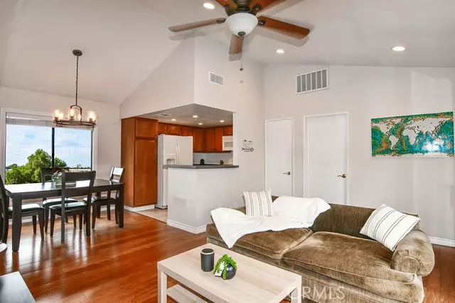 887 W 34th #A, Long Beach, CA 90806